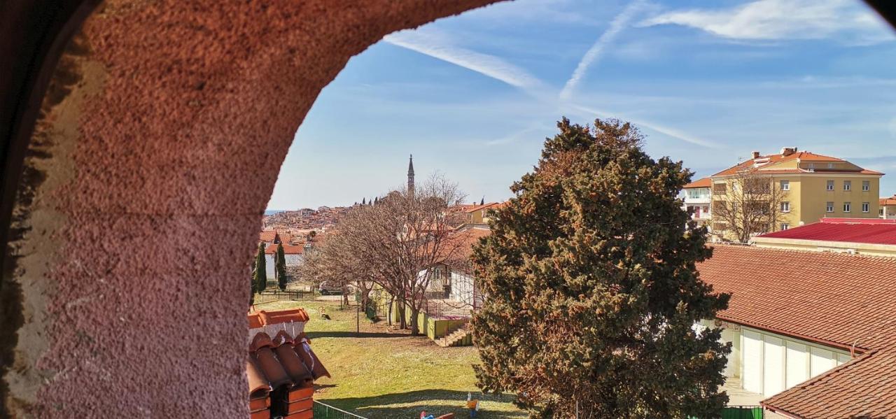Apartments And Room Pergola Rovinj Exterior photo