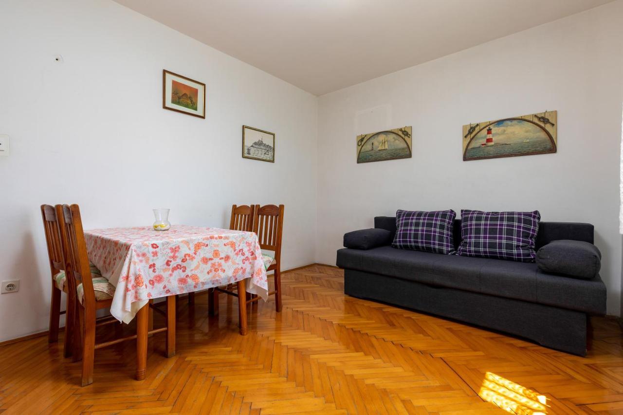 Apartments And Room Pergola Rovinj Exterior photo