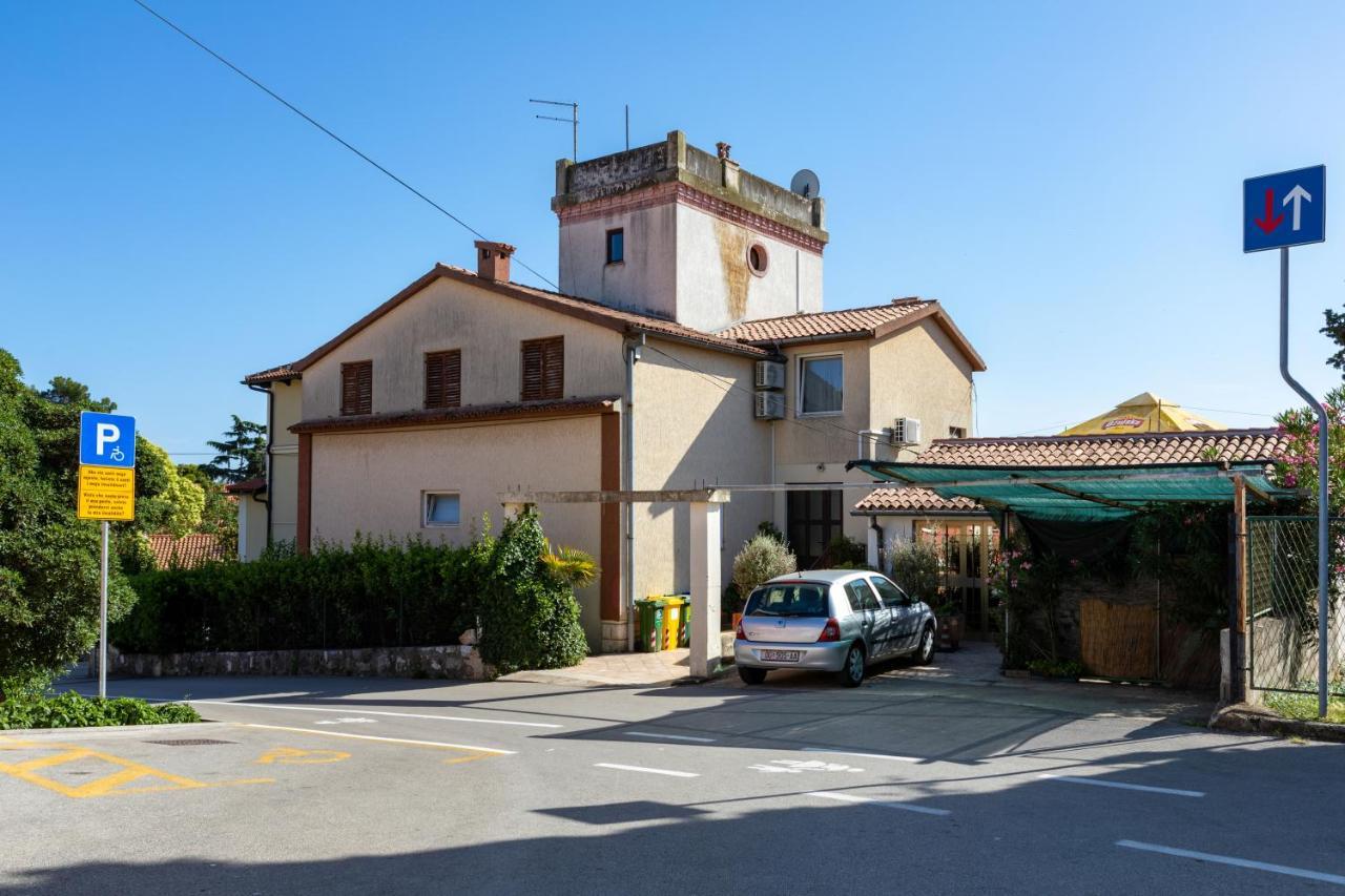Apartments And Room Pergola Rovinj Exterior photo