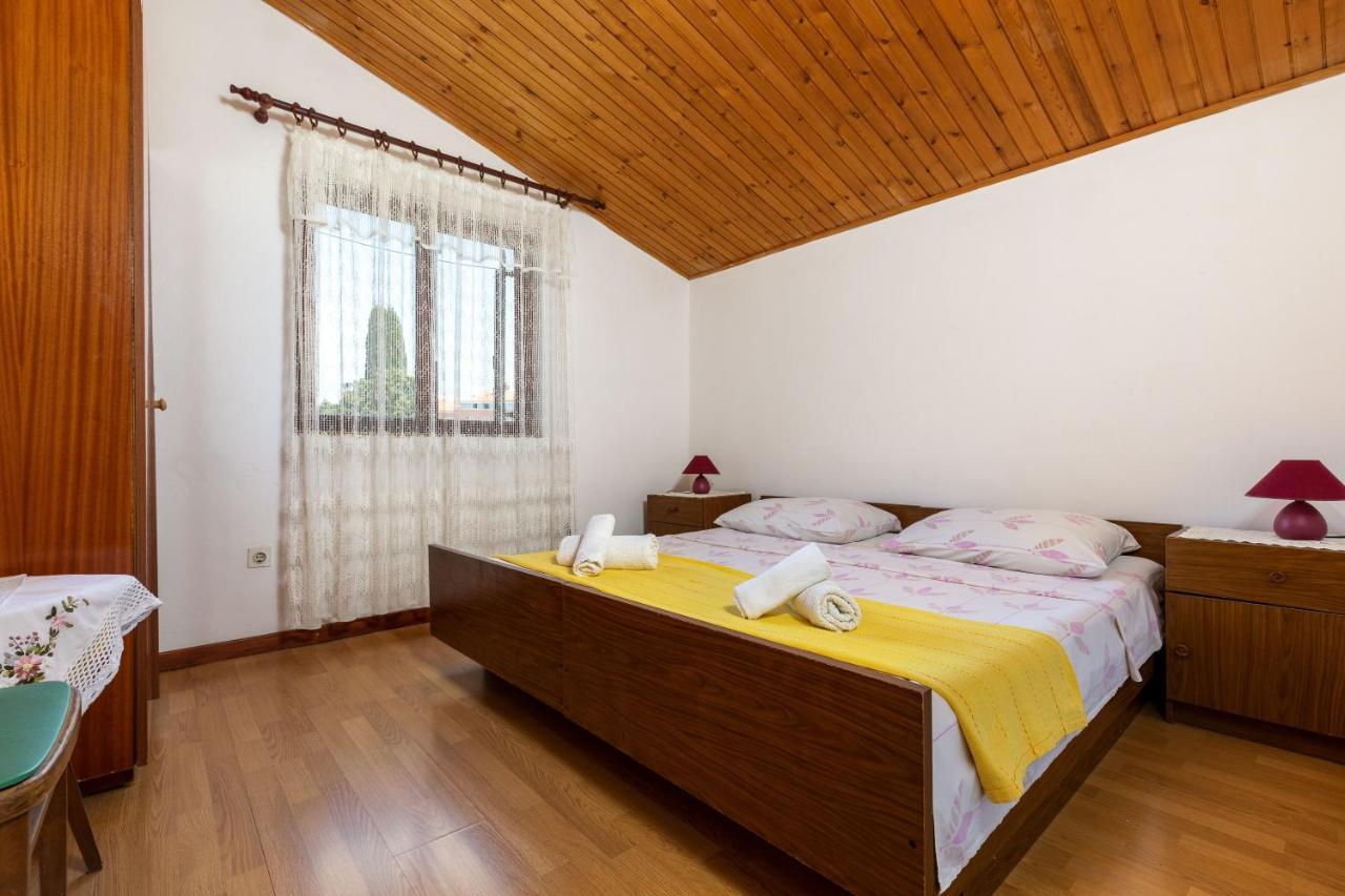 Apartments And Room Pergola Rovinj Exterior photo