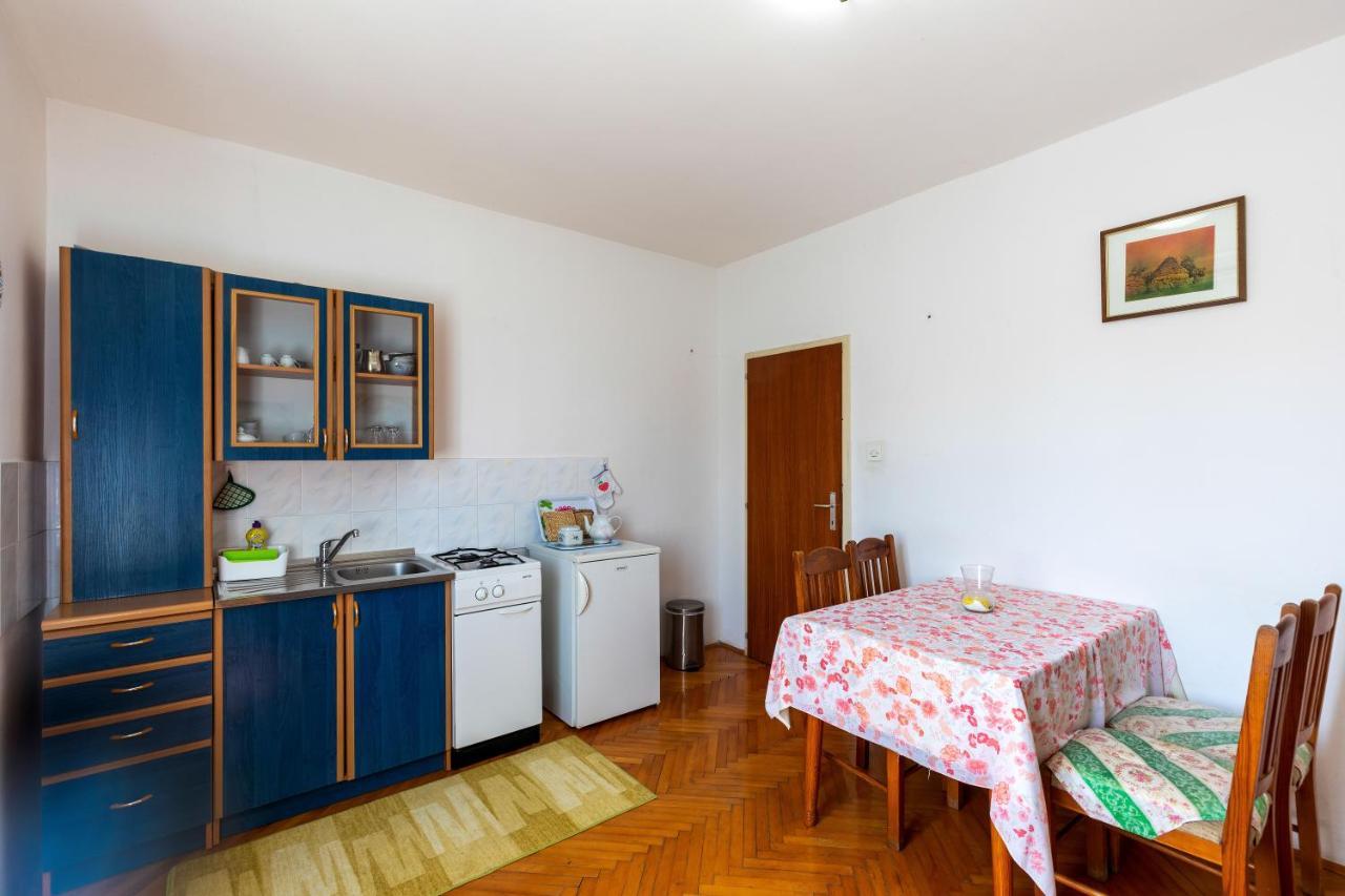 Apartments And Room Pergola Rovinj Exterior photo