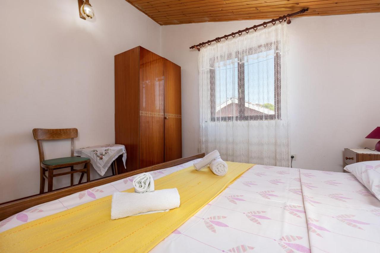 Apartments And Room Pergola Rovinj Exterior photo