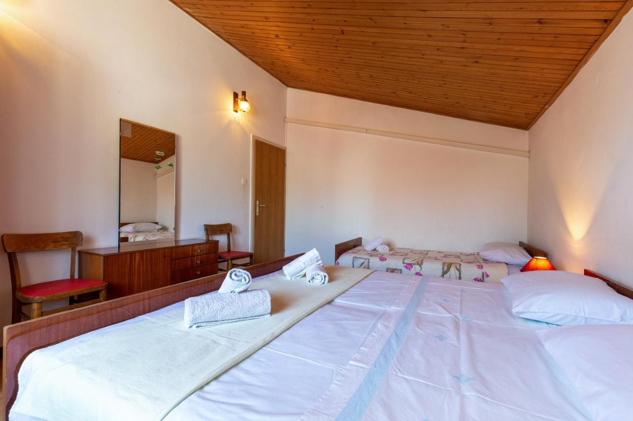 Apartments And Room Pergola Rovinj Exterior photo