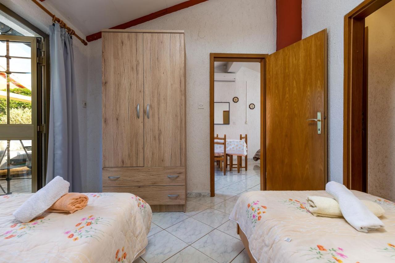 Apartments And Room Pergola Rovinj Exterior photo