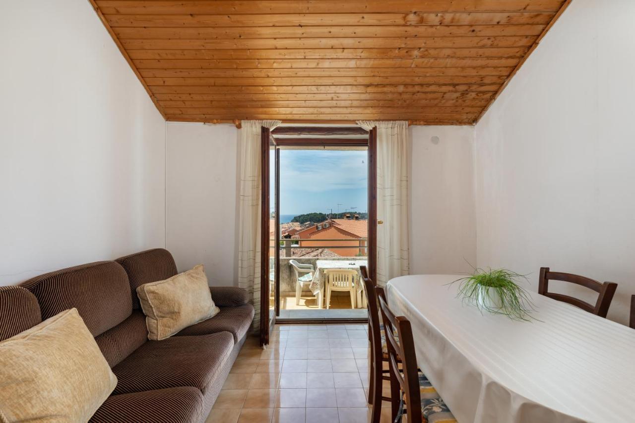Apartments And Room Pergola Rovinj Exterior photo