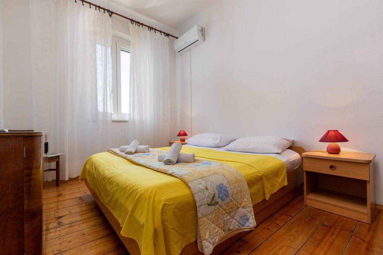 Apartments And Room Pergola Rovinj Exterior photo