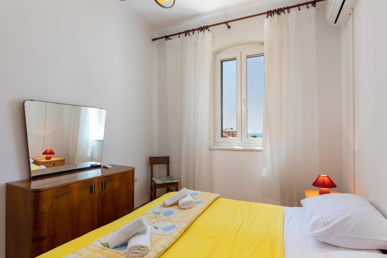 Apartments And Room Pergola Rovinj Exterior photo