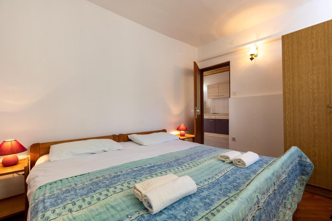Apartments And Room Pergola Rovinj Exterior photo